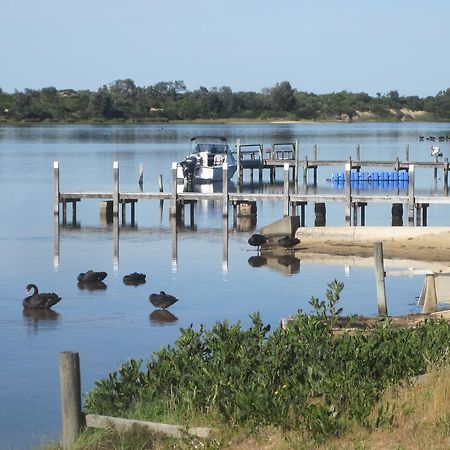 Lakes Entrance Waterfront Cottages With King Beds Dış mekan fotoğraf